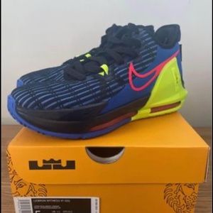 NIB Nike Labron Witness youth 5 basketball shoes